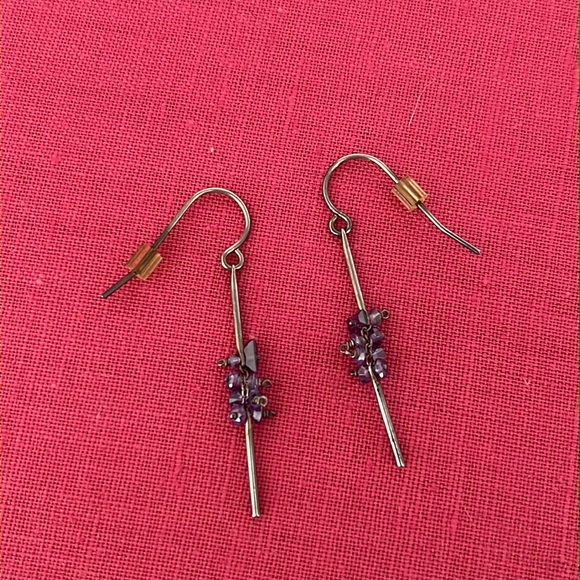 Beautiful earrings; amazing price!  Amethyst & silver dangle earrings - Picture 4 of 6